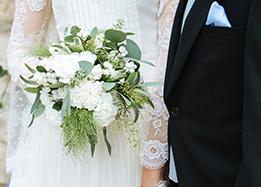 bride's bouquet - wedding in the loire valley